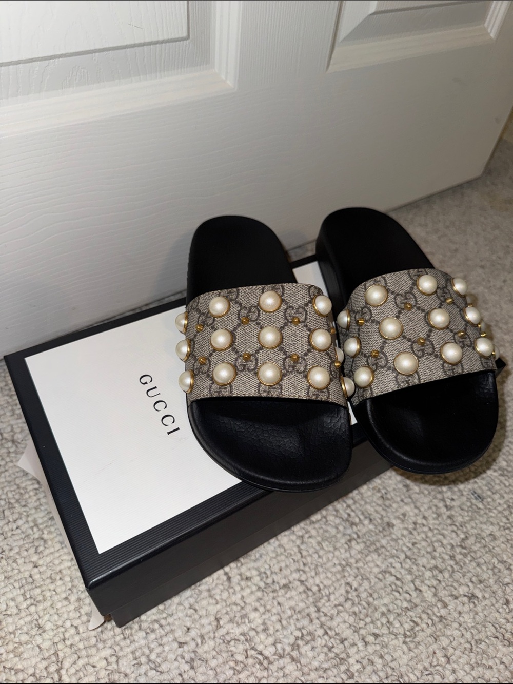 Gucci Pursuit GG Supreme Slide Sandals